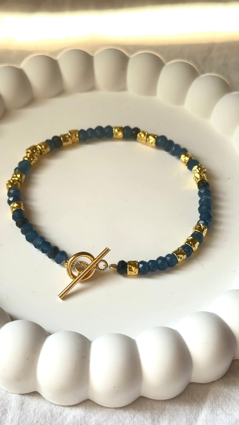 Bracciale blu e pepite gold